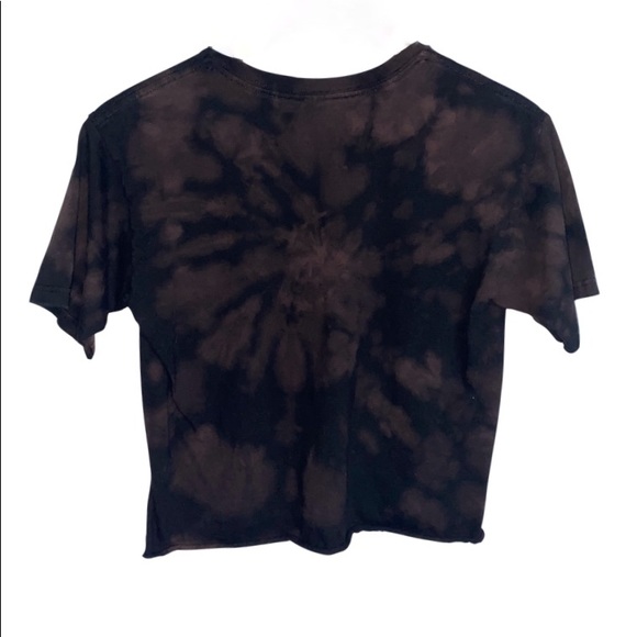 BRAND NEW PRINTED CROPPED TSHIRT - Picture 2 of 3